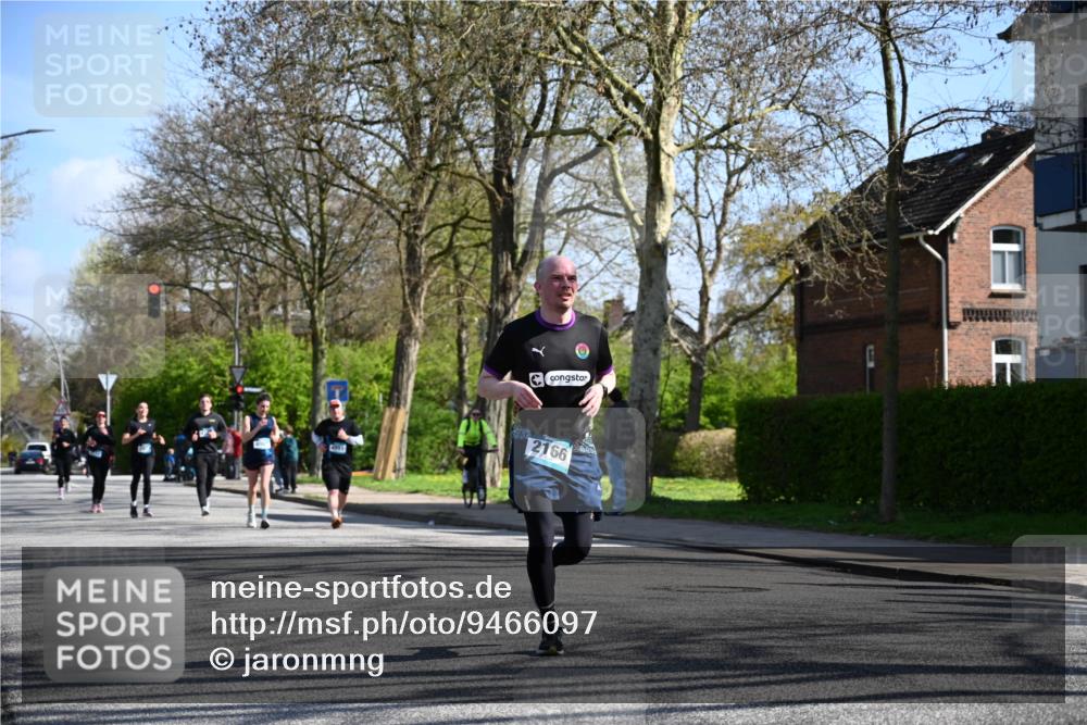 12.04.2026 - 45. Internationalen Wilhelmsburger Insellauf J. Mangold http://msf.ph/oto/9466097 12.04.2026 11:00:02 Ziel 3367, 3468, 2665, 2988, 4289, 3723, 3797, 3727, 2166, 2977, 4107, 4152, 4152, 2646, 4991, 4993, 3953, 3373, 4632, 2389, 3725 meine-sportfotos.de