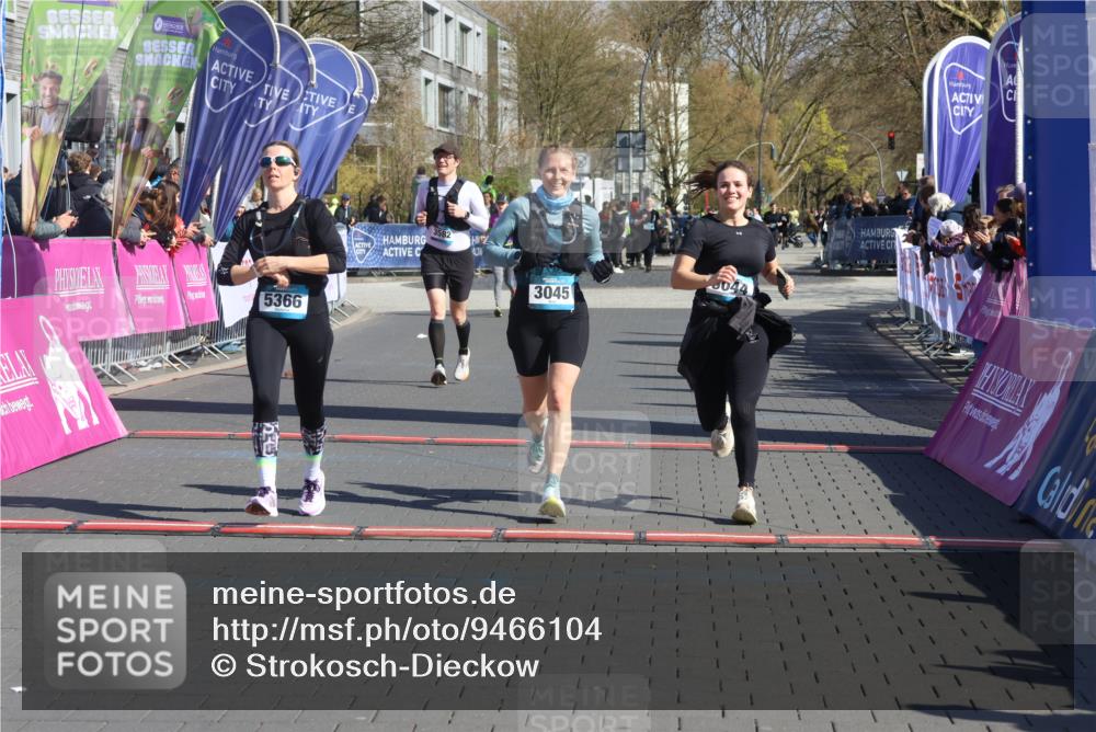 12.04.2026 - 45. Internationalen Wilhelmsburger Insellauf Strokosch-Dieckow http://msf.ph/oto/9466104 12.04.2026 10:59:34 Ziel 5366, 3044, 3045, 3582 meine-sportfotos.de