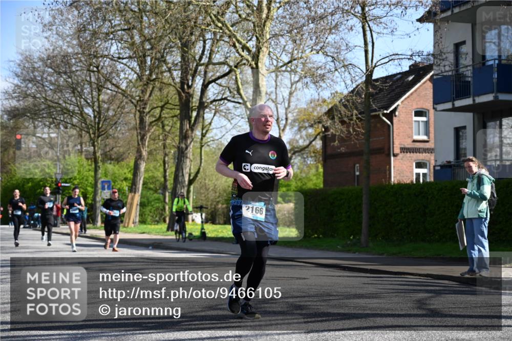 12.04.2026 - 45. Internationalen Wilhelmsburger Insellauf J. Mangold http://msf.ph/oto/9466105 12.04.2026 11:00:02 Ziel 3367, 3468, 2665, 2988, 4289, 3723, 3797, 3727, 2166, 2977, 4107, 4152, 4152, 2646, 4991, 4993, 3953, 3373, 4632, 2389, 3725 meine-sportfotos.de