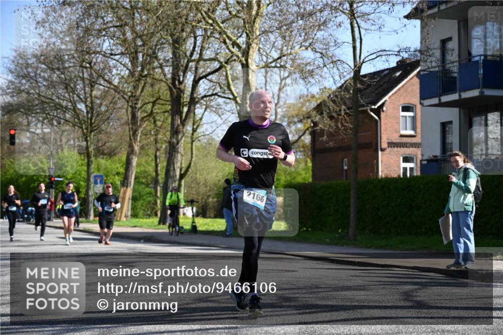 12.04.2026 - 45. Internationalen Wilhelmsburger Insellauf J. Mangold http://msf.ph/oto/9466106 12.04.2026 11:00:02 Ziel 3367, 3468, 2665, 2988, 4289, 3723, 3797, 3727, 2166, 2977, 4107, 4152, 4152, 2646, 4991, 4993, 3953, 3373, 4632, 2389, 3725 meine-sportfotos.de