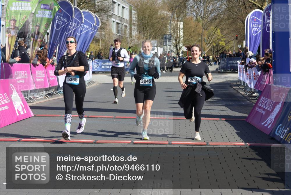 12.04.2026 - 45. Internationalen Wilhelmsburger Insellauf Strokosch-Dieckow http://msf.ph/oto/9466110 12.04.2026 10:59:34 Ziel 5366, 3044, 3045, 3582 meine-sportfotos.de