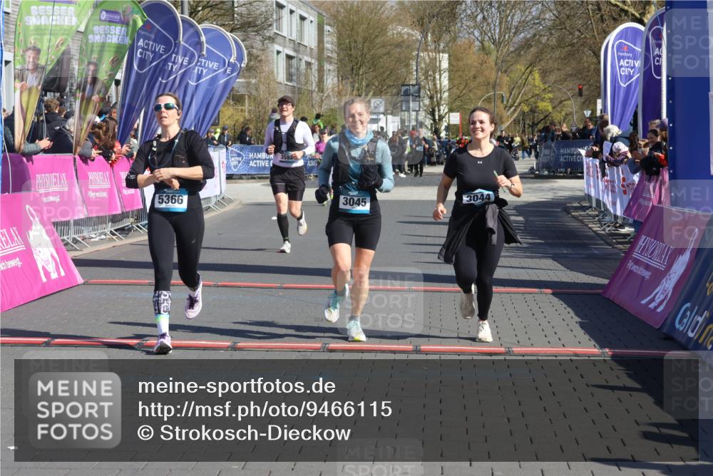 12.04.2026 - 45. Internationalen Wilhelmsburger Insellauf Strokosch-Dieckow http://msf.ph/oto/9466115 12.04.2026 10:59:35 Ziel 5366, 3044, 3045, 3582 meine-sportfotos.de