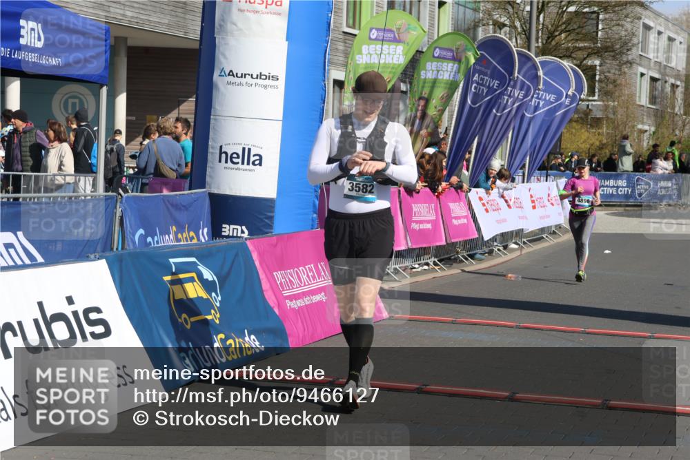 12.04.2026 - 45. Internationalen Wilhelmsburger Insellauf Strokosch-Dieckow http://msf.ph/oto/9466127 12.04.2026 10:59:38 Ziel 5366, 3044, 3045, 3582, 4896 meine-sportfotos.de