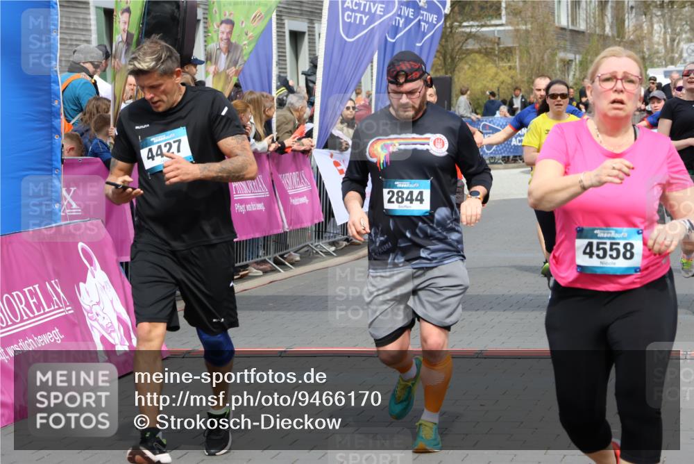 12.04.2026 - 45. Internationalen Wilhelmsburger Insellauf Strokosch-Dieckow http://msf.ph/oto/9466170 12.04.2026 13:11:58 Ziel 3994, 4558, 3573, 4427, 2844, 3115, 4726, 4051, 2827, 2825, 4985 meine-sportfotos.de
