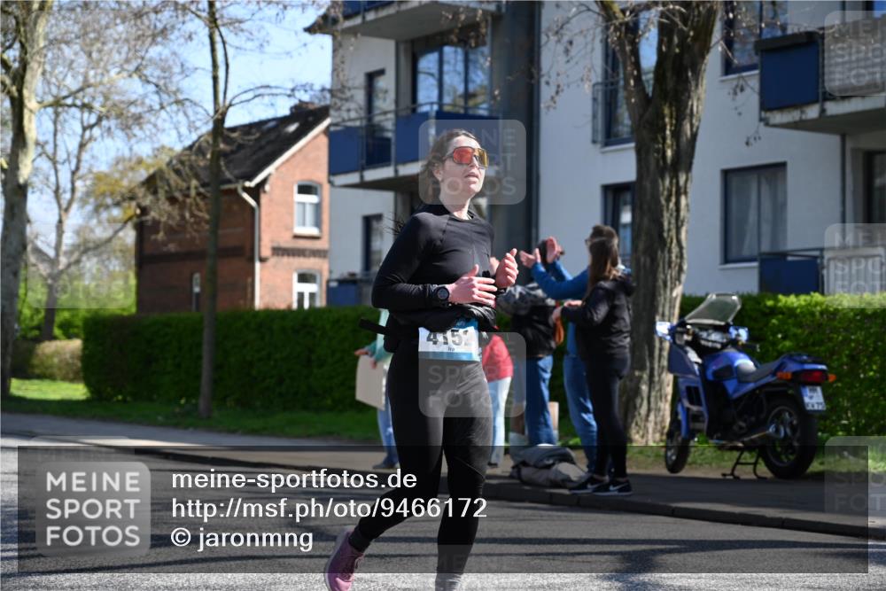 12.04.2026 - 45. Internationalen Wilhelmsburger Insellauf J. Mangold http://msf.ph/oto/9466172 12.04.2026 11:00:12 Ziel 3727, 2166, 2977, 4107, 4152, 2646, 4991, 4993, 3953, 3373, 4632, 2389, 3725 meine-sportfotos.de