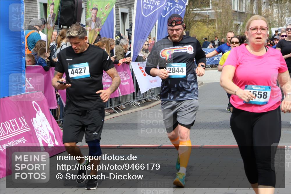 12.04.2026 - 45. Internationalen Wilhelmsburger Insellauf Strokosch-Dieckow http://msf.ph/oto/9466179 12.04.2026 13:11:57 Ziel 2461, 4810, 3994, 4558, 3573, 4427, 2844, 3115, 4726, 4051, 2827, 2825 meine-sportfotos.de