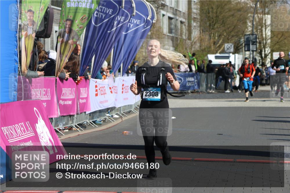 12.04.2026 - 45. Internationalen Wilhelmsburger Insellauf Strokosch-Dieckow http://msf.ph/oto/9466180 12.04.2026 10:59:47 Ziel 2308 meine-sportfotos.de