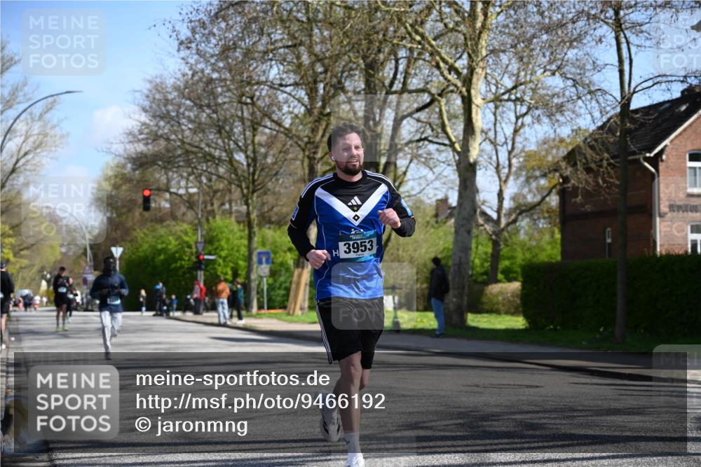 12.04.2026 - 45. Internationalen Wilhelmsburger Insellauf J. Mangold http://msf.ph/oto/9466192 12.04.2026 11:00:22 Ziel 2977, 4107, 4152, 2646, 4991, 4993, 3953, 3373, 4632, 2389, 3725, 5581 meine-sportfotos.de