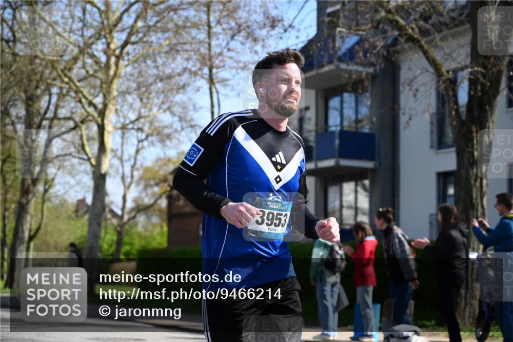 12.04.2026 - 45. Internationalen Wilhelmsburger Insellauf J. Mangold http://msf.ph/oto/9466214 12.04.2026 11:00:23 Ziel 2977, 4107, 4152, 2646, 4991, 4993, 3953, 3373, 4632, 2389, 2389, 3725, 5581 meine-sportfotos.de