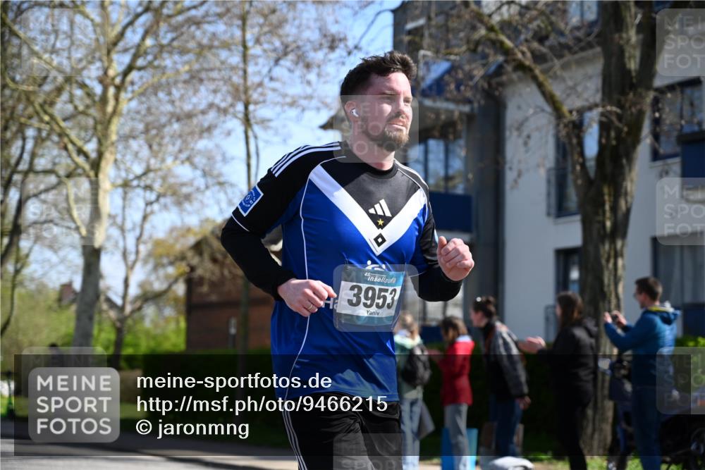 12.04.2026 - 45. Internationalen Wilhelmsburger Insellauf J. Mangold http://msf.ph/oto/9466215 12.04.2026 11:00:23 Ziel 2977, 4107, 4152, 2646, 4991, 4993, 3953, 3373, 4632, 2389, 2389, 3725, 5581 meine-sportfotos.de