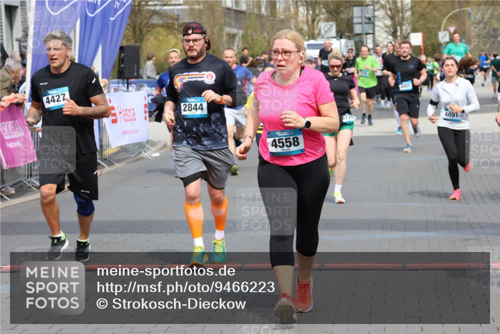 12.04.2026 - 45. Internationalen Wilhelmsburger Insellauf Strokosch-Dieckow http://msf.ph/oto/9466223 12.04.2026 13:11:56 Ziel 2461, 4810, 3994, 4558, 3573, 4427, 2844, 3115, 4726, 4051, 2827, 2825 meine-sportfotos.de