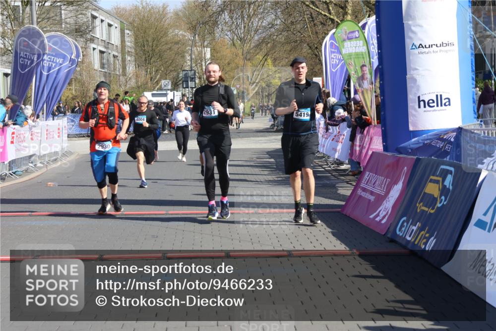 12.04.2026 - 45. Internationalen Wilhelmsburger Insellauf Strokosch-Dieckow http://msf.ph/oto/9466233 12.04.2026 10:59:55 Ziel 5419, 2931, 2930, 4004, 2858 meine-sportfotos.de