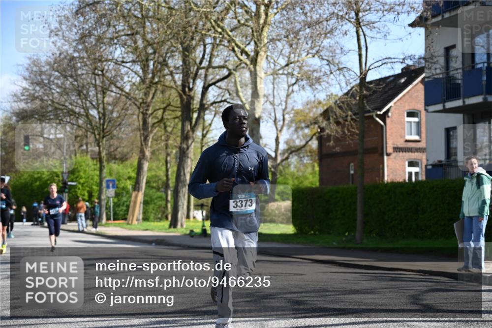 12.04.2026 - 45. Internationalen Wilhelmsburger Insellauf J. Mangold http://msf.ph/oto/9466235 12.04.2026 11:00:27 Ziel 4152, 2646, 4991, 4993, 3953, 3373, 4632, 2389, 3725, 5581, 3463 meine-sportfotos.de