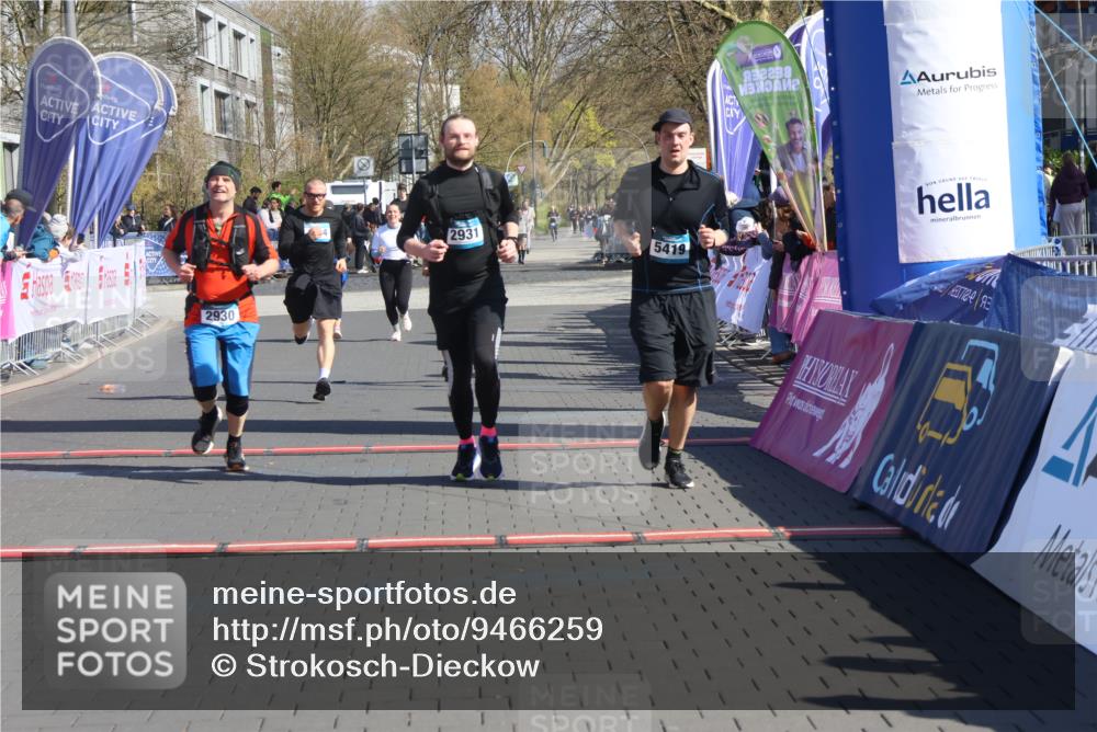 12.04.2026 - 45. Internationalen Wilhelmsburger Insellauf Strokosch-Dieckow http://msf.ph/oto/9466259 12.04.2026 10:59:56 Ziel 5419, 2931, 2930, 4004, 2858 meine-sportfotos.de
