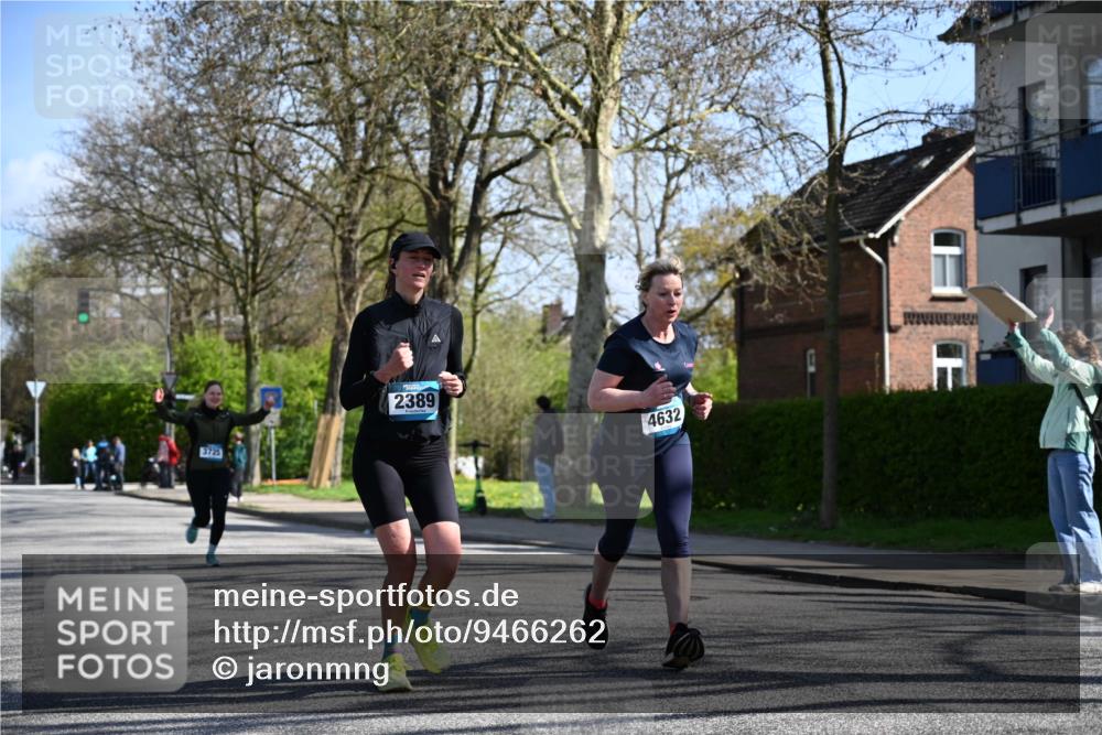 12.04.2026 - 45. Internationalen Wilhelmsburger Insellauf J. Mangold http://msf.ph/oto/9466262 12.04.2026 11:00:32 Ziel 4991, 4993, 3953, 3373, 4632, 2389, 3725, 5581, 3463, 2229, 3660 meine-sportfotos.de