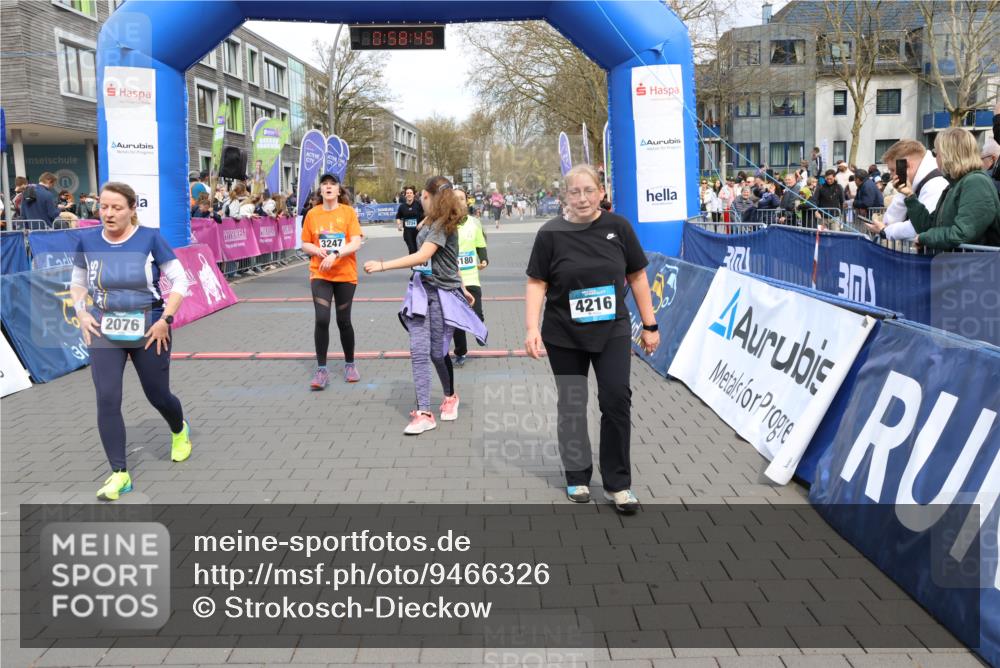 12.04.2026 - 45. Internationalen Wilhelmsburger Insellauf Strokosch-Dieckow http://msf.ph/oto/9466326 12.04.2026 13:11:45 Ziel 2076, 4106, 3247, 5180, 3101, 3734 meine-sportfotos.de
