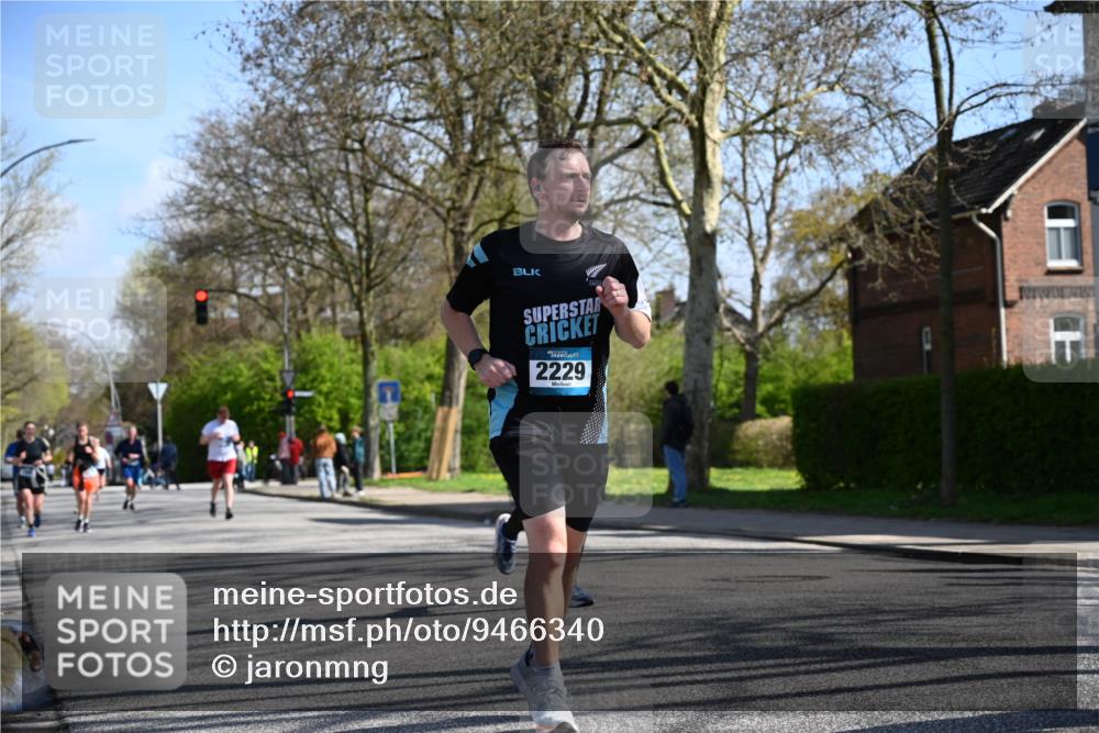 12.04.2026 - 45. Internationalen Wilhelmsburger Insellauf J. Mangold http://msf.ph/oto/9466340 12.04.2026 11:00:59 Ziel 5581, 3463, 2229, 3660, 2880, 2880, 5298, 3358, 3347, 4703 meine-sportfotos.de