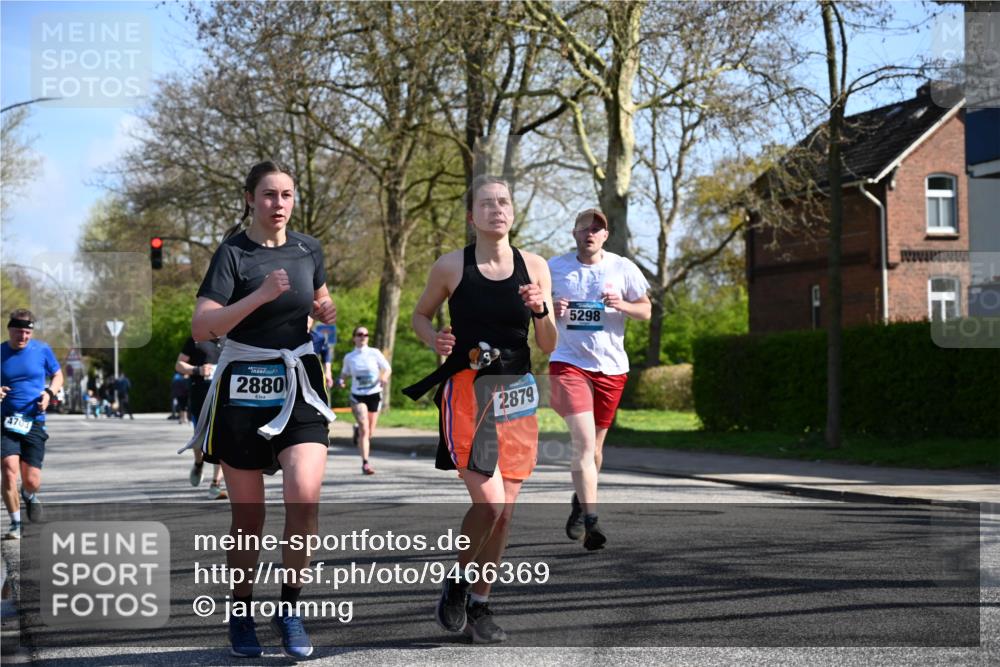 12.04.2026 - 45. Internationalen Wilhelmsburger Insellauf J. Mangold http://msf.ph/oto/9466369 12.04.2026 11:01:08 Ziel 5581, 3463, 2229, 3660, 2880, 5298, 3358, 3347, 4703, 2271, 3466 meine-sportfotos.de