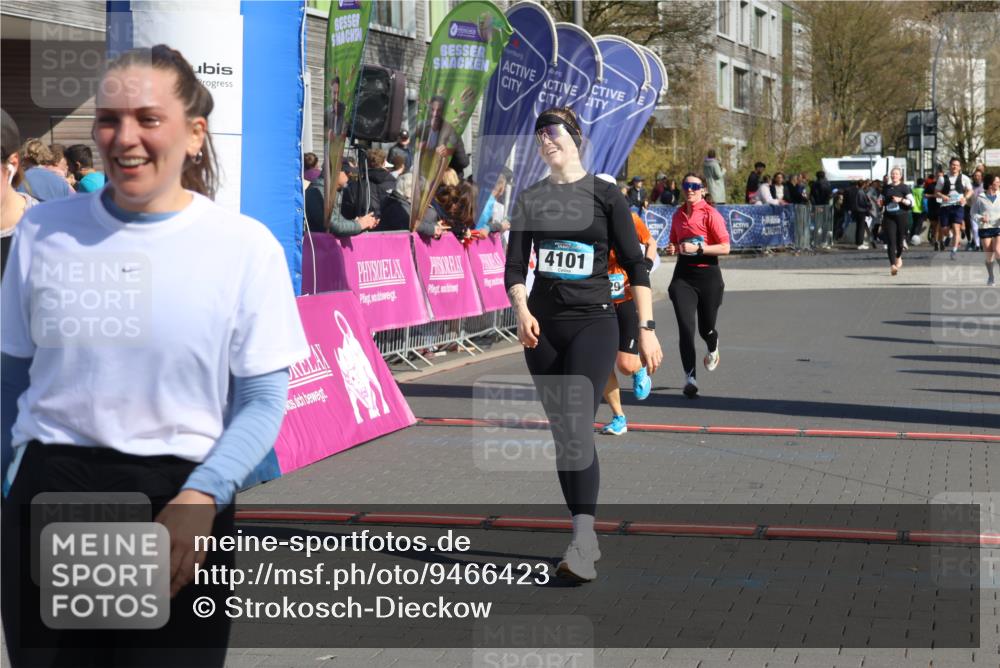 12.04.2026 - 45. Internationalen Wilhelmsburger Insellauf Strokosch-Dieckow http://msf.ph/oto/9466423 12.04.2026 11:00:09 Ziel 4101, 2529, 3194 meine-sportfotos.de