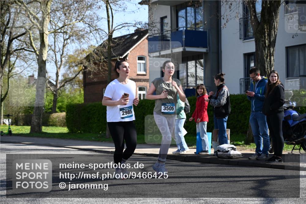 12.04.2026 - 45. Internationalen Wilhelmsburger Insellauf J. Mangold http://msf.ph/oto/9466425 12.04.2026 11:02:03 Ziel 4326, 2417, 5605, 4613, 3178, 4759, 4630, 4069, 2985, 3505, 3009, 2962, 2919, 2418, 2398, 4595, 4597, 4825, 2122, 3878 meine-sportfotos.de