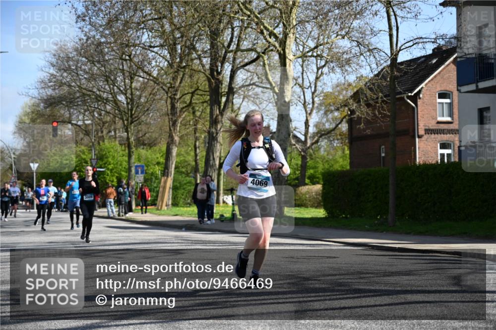 12.04.2026 - 45. Internationalen Wilhelmsburger Insellauf J. Mangold http://msf.ph/oto/9466469 12.04.2026 11:02:12 Ziel 5605, 4613, 3178, 4759, 4630, 4069, 2985, 3505, 3009, 2962, 2919, 2418, 2398, 4595, 4597, 4825, 2122, 3878, 2016, 3052, 4513 meine-sportfotos.de