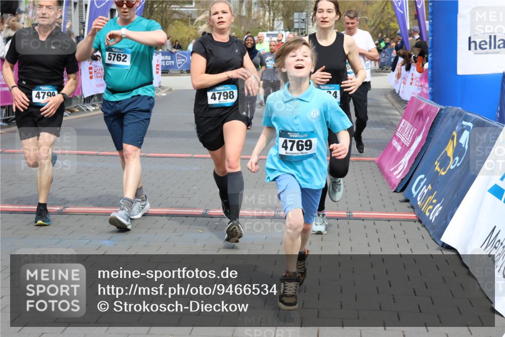 12.04.2026 - 45. Internationalen Wilhelmsburger Insellauf Strokosch-Dieckow http://msf.ph/oto/9466534 12.04.2026 13:11:17 Ziel 4969, 5762, 4769, 4798, 4134, 4799, 5681, 2897, 3462, 5160, 5768 meine-sportfotos.de