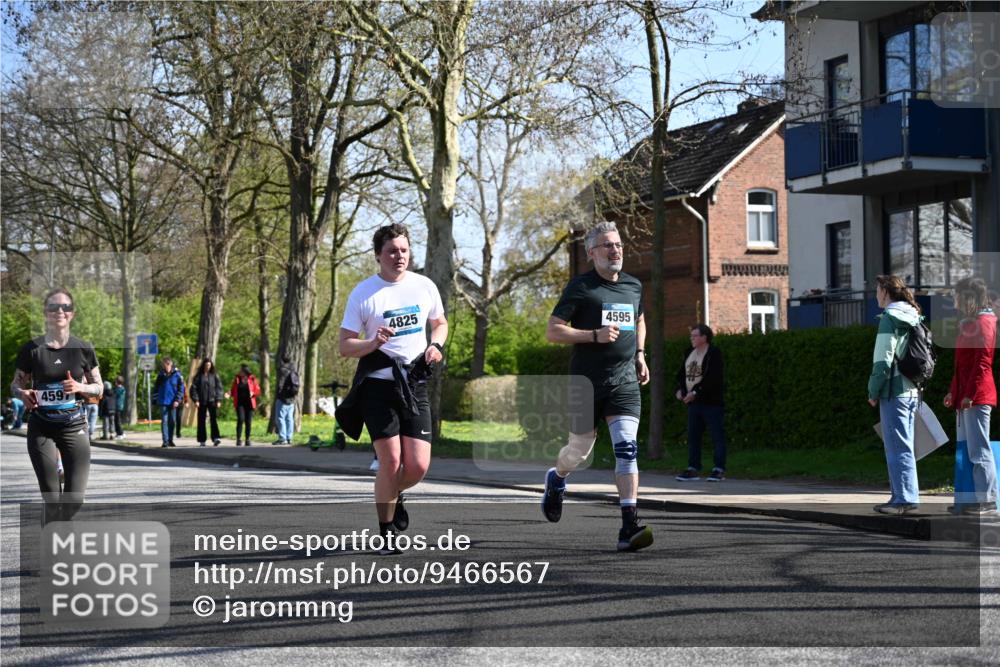 12.04.2026 - 45. Internationalen Wilhelmsburger Insellauf J. Mangold http://msf.ph/oto/9466567 12.04.2026 11:02:27 Ziel 4069, 2985, 3505, 3009, 2962, 2919, 2418, 2398, 4595, 4597, 4825, 2122, 3878, 2016, 3052, 4513, 2168, 2168, 3910, 3700, 3716, 3223, 4246, 4382, 5816 meine-sportfotos.de