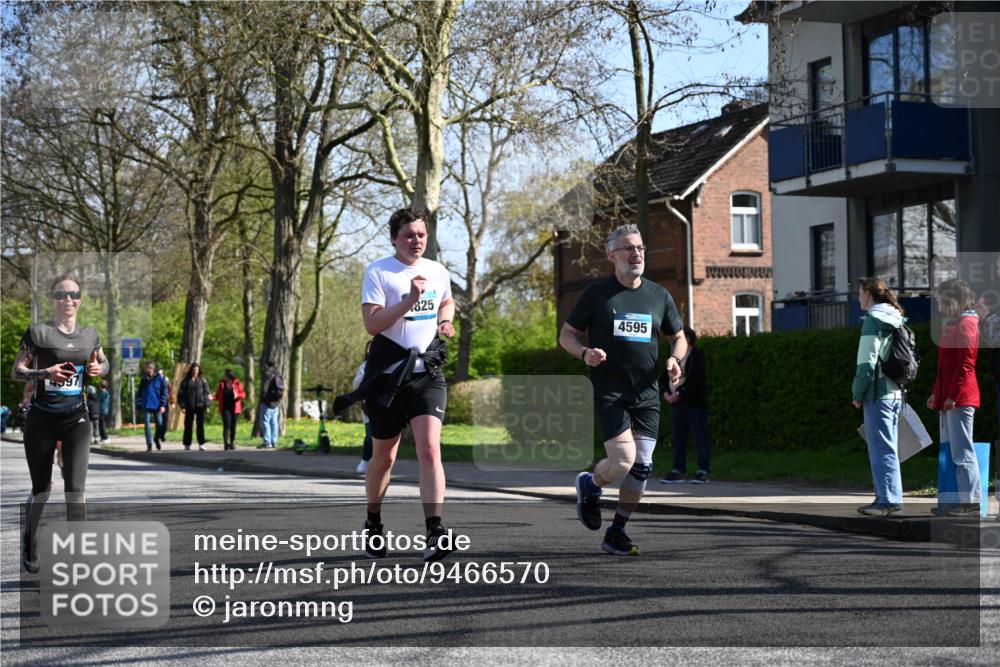 12.04.2026 - 45. Internationalen Wilhelmsburger Insellauf J. Mangold http://msf.ph/oto/9466570 12.04.2026 11:02:27 Ziel 4069, 2985, 3505, 3009, 2962, 2919, 2418, 2398, 4595, 4597, 4825, 2122, 3878, 2016, 3052, 4513, 2168, 2168, 3910, 3700, 3716, 3223, 4246, 4382, 5816 meine-sportfotos.de