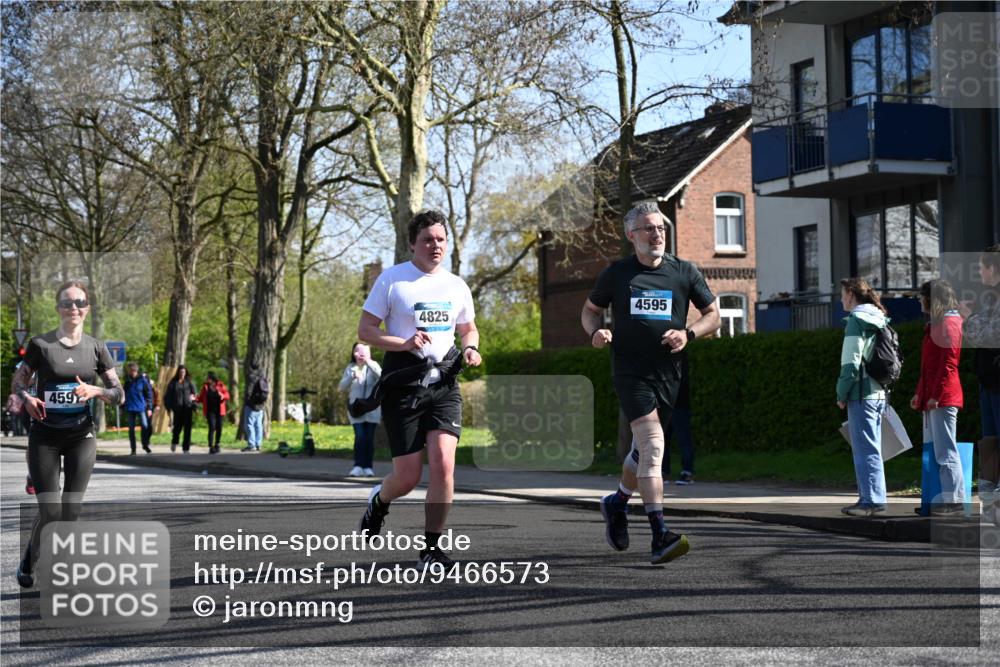 12.04.2026 - 45. Internationalen Wilhelmsburger Insellauf J. Mangold http://msf.ph/oto/9466573 12.04.2026 11:02:28 Ziel 2985, 3505, 3009, 2962, 2919, 2418, 2398, 4595, 4597, 4825, 2122, 3878, 2016, 3052, 4513, 2168, 3910, 3700, 3716, 3223, 4246, 4382, 5816 meine-sportfotos.de