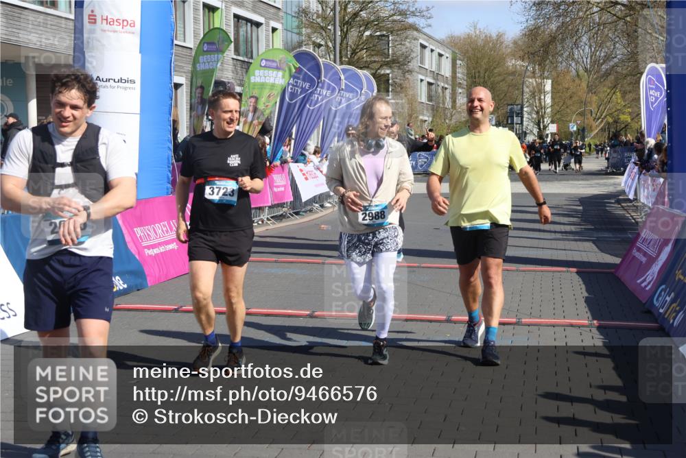 12.04.2026 - 45. Internationalen Wilhelmsburger Insellauf Strokosch-Dieckow http://msf.ph/oto/9466576 12.04.2026 11:00:25 Ziel 2665, 2988, 4289, 3723, 3797, 3727 meine-sportfotos.de