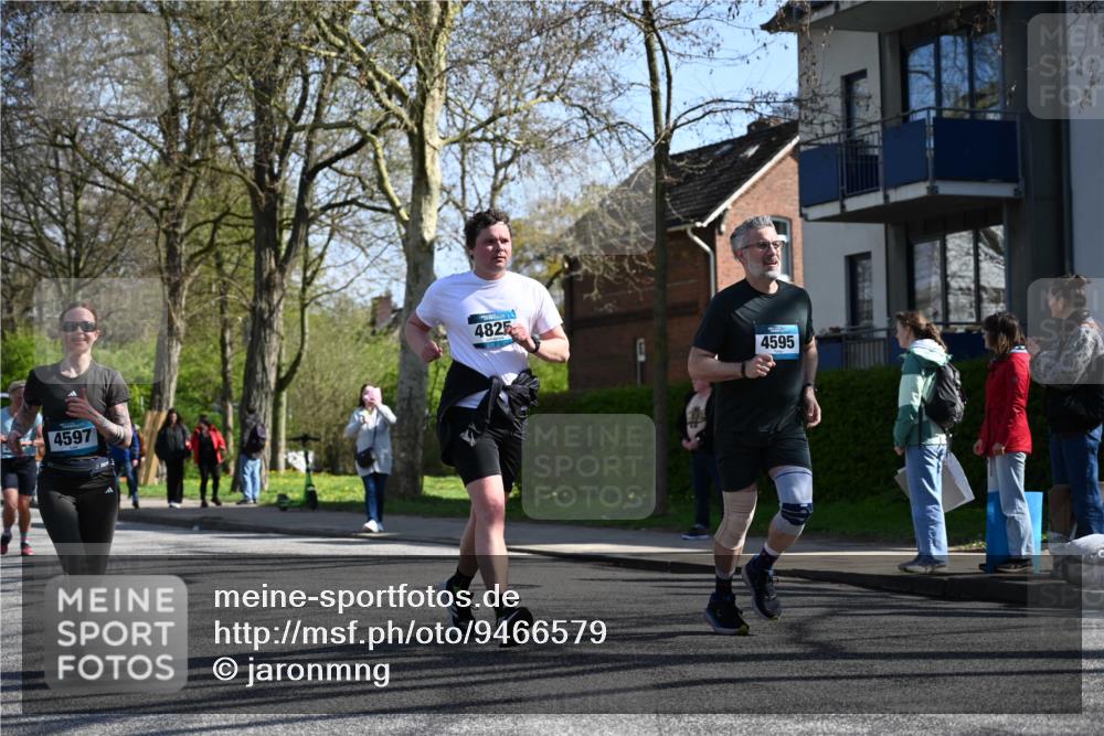 12.04.2026 - 45. Internationalen Wilhelmsburger Insellauf J. Mangold http://msf.ph/oto/9466579 12.04.2026 11:02:28 Ziel 2985, 3505, 3009, 2962, 2919, 2418, 2398, 4595, 4597, 4825, 2122, 3878, 2016, 3052, 4513, 2168, 3910, 3700, 3716, 3223, 4246, 4382, 5816 meine-sportfotos.de
