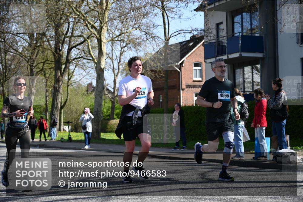 12.04.2026 - 45. Internationalen Wilhelmsburger Insellauf J. Mangold http://msf.ph/oto/9466583 12.04.2026 11:02:28 Ziel 2985, 3505, 3009, 2962, 2919, 2418, 2398, 4595, 4597, 4825, 2122, 3878, 2016, 3052, 4513, 2168, 3910, 3700, 3716, 3223, 4246, 4382, 5816 meine-sportfotos.de