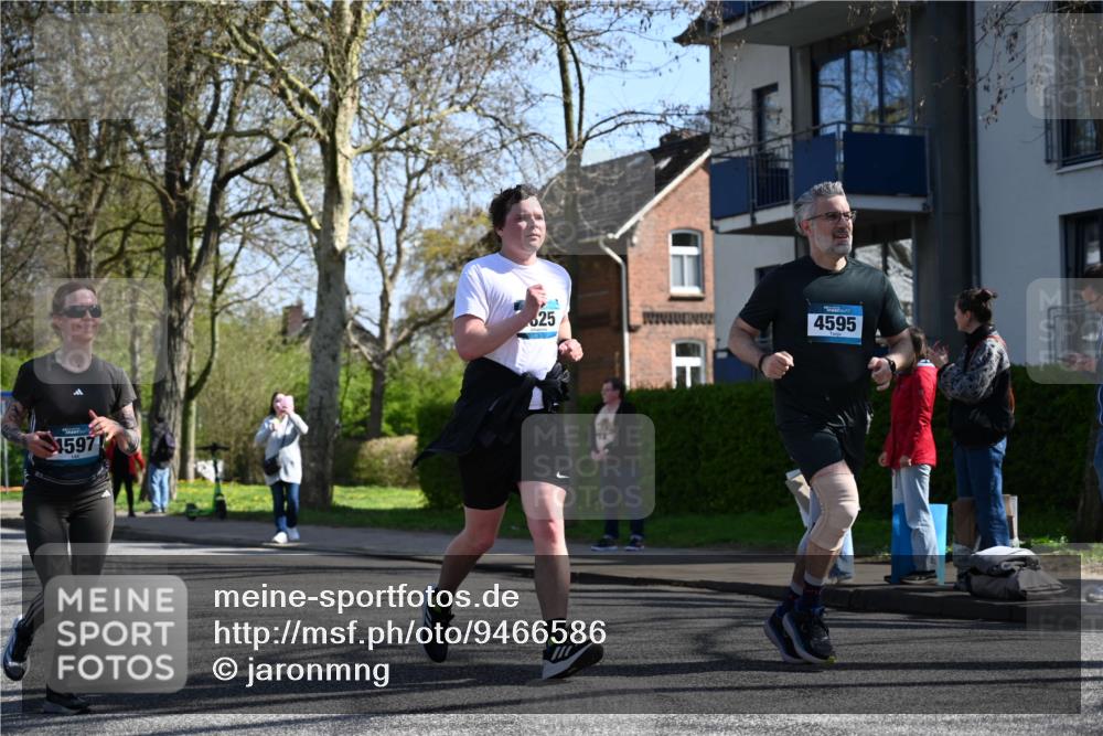 12.04.2026 - 45. Internationalen Wilhelmsburger Insellauf J. Mangold http://msf.ph/oto/9466586 12.04.2026 11:02:28 Ziel 2985, 3505, 3009, 2962, 2919, 2418, 2398, 4595, 4597, 4825, 2122, 3878, 2016, 3052, 4513, 2168, 3910, 3700, 3716, 3223, 4246, 4382, 5816 meine-sportfotos.de