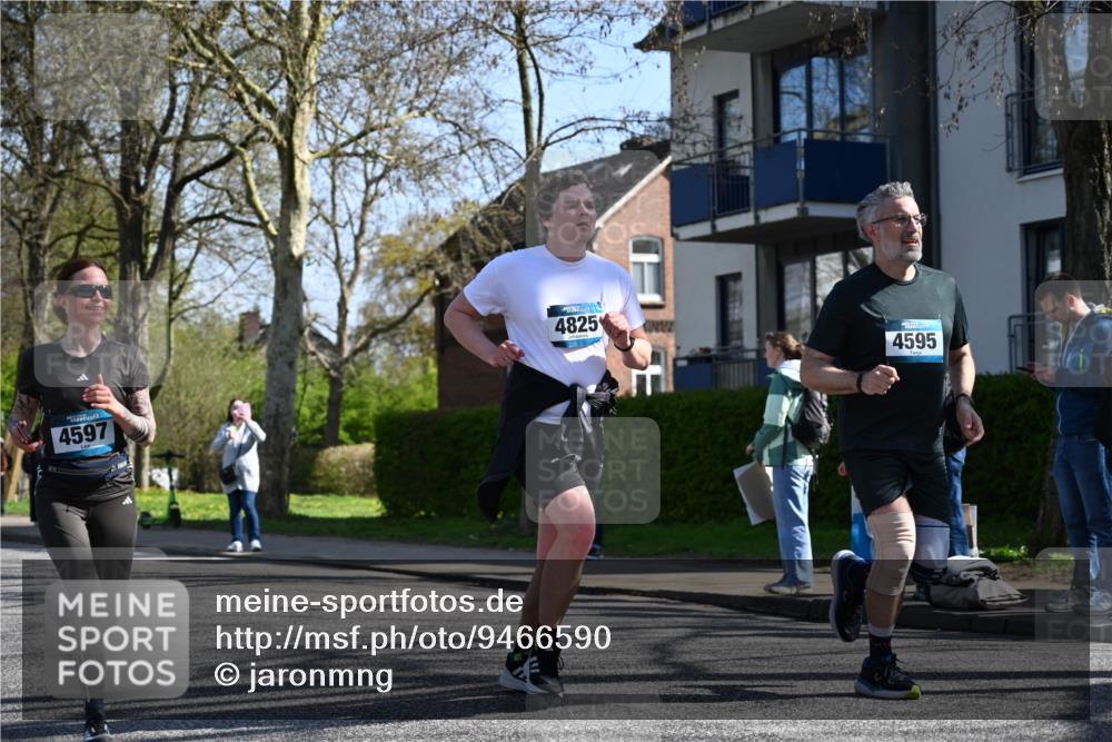 12.04.2026 - 45. Internationalen Wilhelmsburger Insellauf J. Mangold http://msf.ph/oto/9466590 12.04.2026 11:02:29 Ziel 2985, 3505, 3009, 2962, 2919, 2418, 2398, 4595, 4597, 4825, 2122, 3878, 2016, 2016, 3052, 4513, 2168, 3910, 3700, 3716, 3223, 4246, 4382, 5816 meine-sportfotos.de