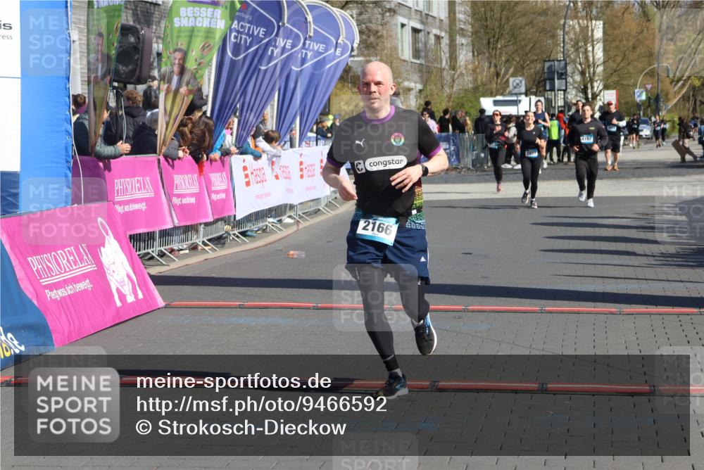 12.04.2026 - 45. Internationalen Wilhelmsburger Insellauf Strokosch-Dieckow http://msf.ph/oto/9466592 12.04.2026 11:00:33 Ziel 2166 meine-sportfotos.de