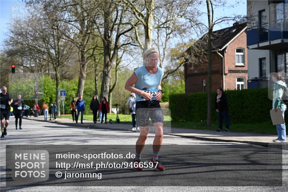 12.04.2026 - 45. Internationalen Wilhelmsburger Insellauf J. Mangold http://msf.ph/oto/9466597 12.04.2026 11:02:33 Ziel 2418, 2398, 4595, 4597, 4825, 2122, 3878, 2016, 3052, 4513, 2168, 3910, 3700, 3700, 3716, 3223, 4246, 4382, 5816, 3384 meine-sportfotos.de