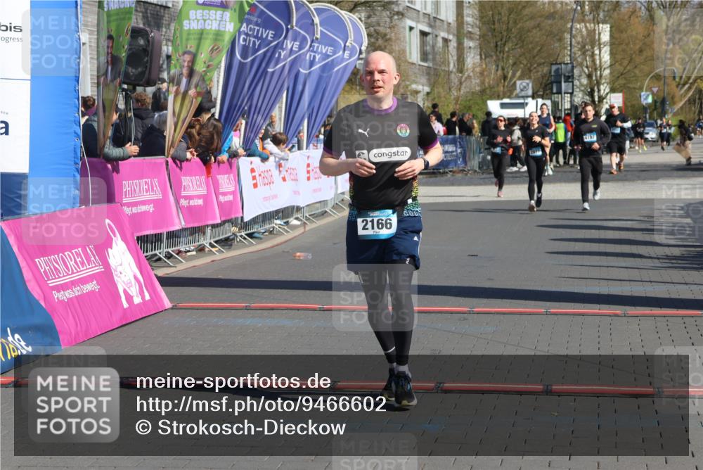 12.04.2026 - 45. Internationalen Wilhelmsburger Insellauf Strokosch-Dieckow http://msf.ph/oto/9466602 12.04.2026 11:00:33 Ziel 2166 meine-sportfotos.de