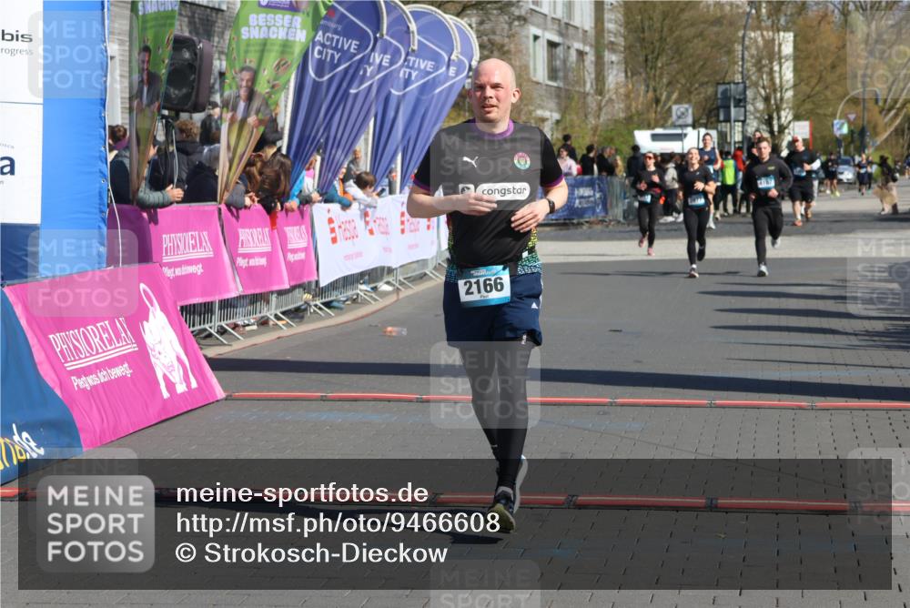 12.04.2026 - 45. Internationalen Wilhelmsburger Insellauf Strokosch-Dieckow http://msf.ph/oto/9466608 12.04.2026 11:00:33 Ziel 2166 meine-sportfotos.de