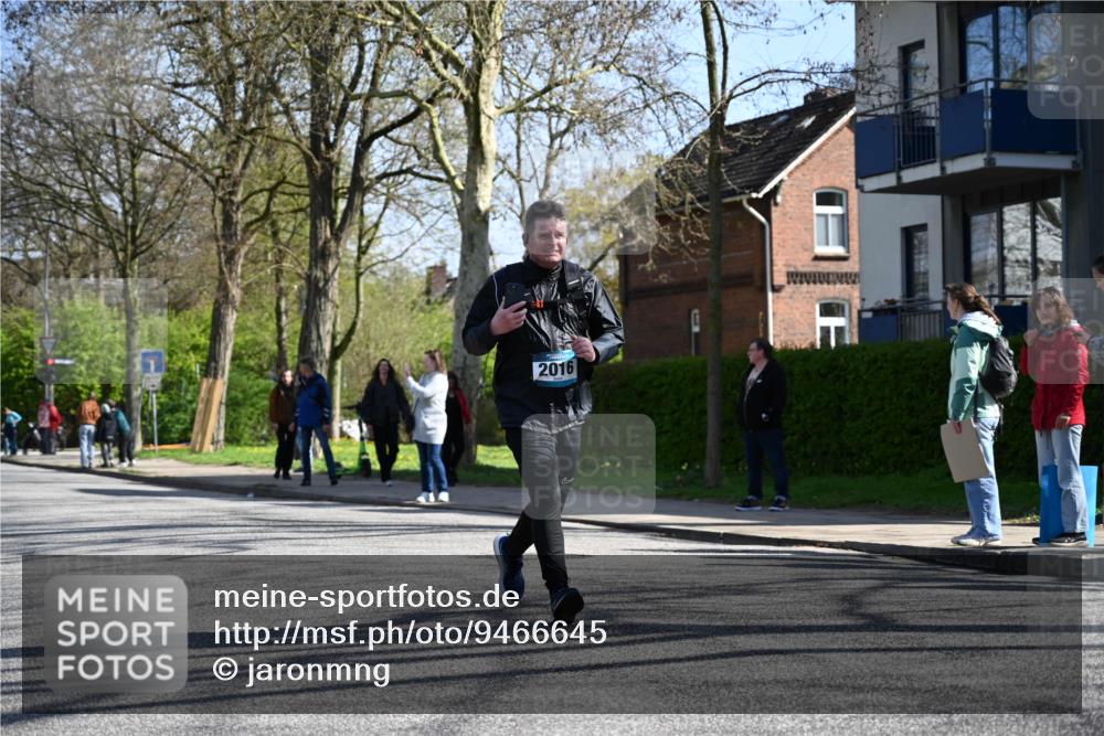 12.04.2026 - 45. Internationalen Wilhelmsburger Insellauf J. Mangold http://msf.ph/oto/9466645 12.04.2026 11:02:39 Ziel 2418, 2398, 4595, 4597, 4825, 2122, 3878, 2016, 3052, 4513, 2168, 2168, 3910, 3700, 3716, 3223, 4246, 4382, 5816, 3384, 2950 meine-sportfotos.de