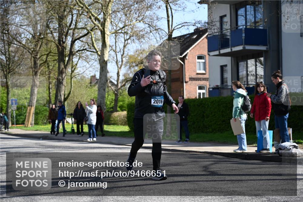 12.04.2026 - 45. Internationalen Wilhelmsburger Insellauf J. Mangold http://msf.ph/oto/9466651 12.04.2026 11:02:39 Ziel 2418, 2398, 4595, 4597, 4825, 2122, 3878, 2016, 3052, 4513, 2168, 2168, 3910, 3700, 3716, 3223, 4246, 4382, 5816, 3384, 2950 meine-sportfotos.de
