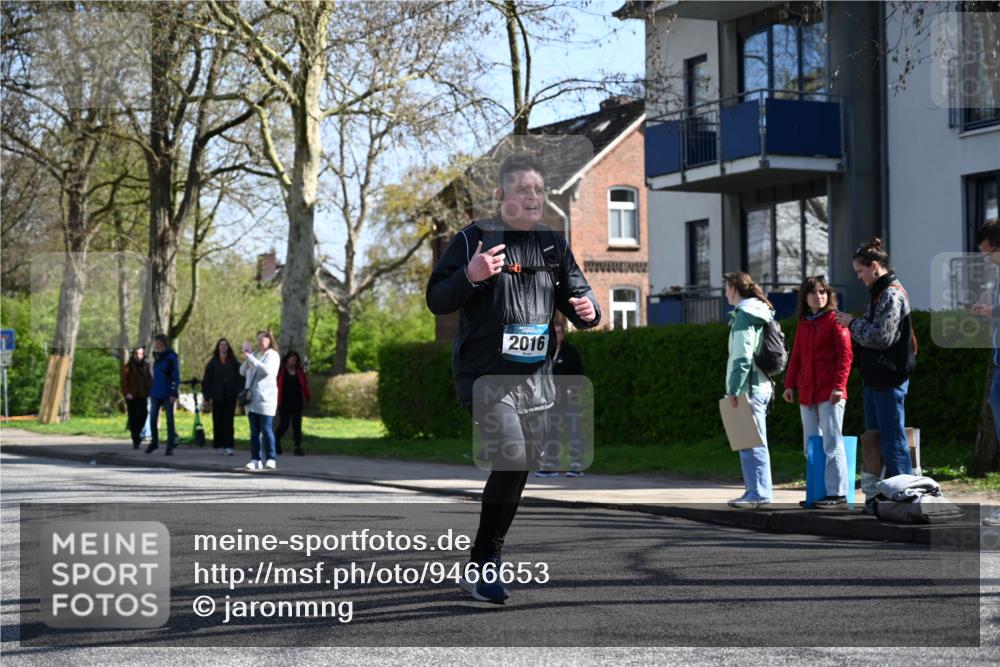 12.04.2026 - 45. Internationalen Wilhelmsburger Insellauf J. Mangold http://msf.ph/oto/9466653 12.04.2026 11:02:39 Ziel 2418, 2398, 4595, 4597, 4825, 2122, 3878, 2016, 3052, 4513, 2168, 2168, 3910, 3700, 3716, 3223, 4246, 4382, 5816, 3384, 2950 meine-sportfotos.de