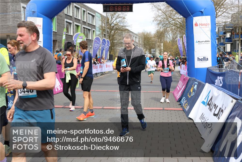 12.04.2026 - 45. Internationalen Wilhelmsburger Insellauf Strokosch-Dieckow http://msf.ph/oto/9466676 12.04.2026 13:11:03 Ziel 4562, 3654, 3269, 4552, 3285, 3288, 5444, 5443, 5830, 5259, 3407, 3948, 3949, 4540, 2315 meine-sportfotos.de