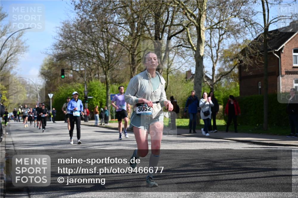12.04.2026 - 45. Internationalen Wilhelmsburger Insellauf J. Mangold http://msf.ph/oto/9466677 12.04.2026 11:02:44 Ziel 4825, 2122, 3878, 2016, 3052, 4513, 2168, 3910, 3700, 3716, 3223, 4246, 4382, 5816, 3384, 2950, 5460, 4141, 2422 meine-sportfotos.de