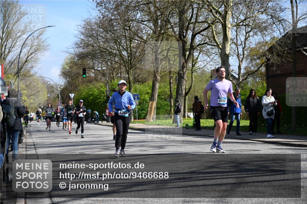 12.04.2026 - 45. Internationalen Wilhelmsburger Insellauf J. Mangold http://msf.ph/oto/9466688 12.04.2026 11:02:47 Ziel 2122, 3878, 2016, 3052, 4513, 2168, 3910, 3700, 3716, 3223, 4246, 4382, 5816, 3384, 2950, 5460, 4141, 2422 meine-sportfotos.de