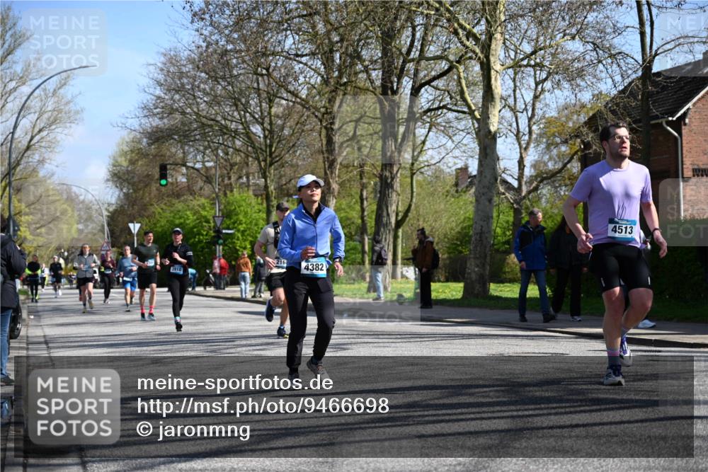12.04.2026 - 45. Internationalen Wilhelmsburger Insellauf J. Mangold http://msf.ph/oto/9466698 12.04.2026 11:02:48 Ziel 2122, 3878, 2016, 3052, 4513, 2168, 3910, 3700, 3716, 3223, 4246, 4382, 5816, 3384, 2950, 5460, 4141, 2422 meine-sportfotos.de