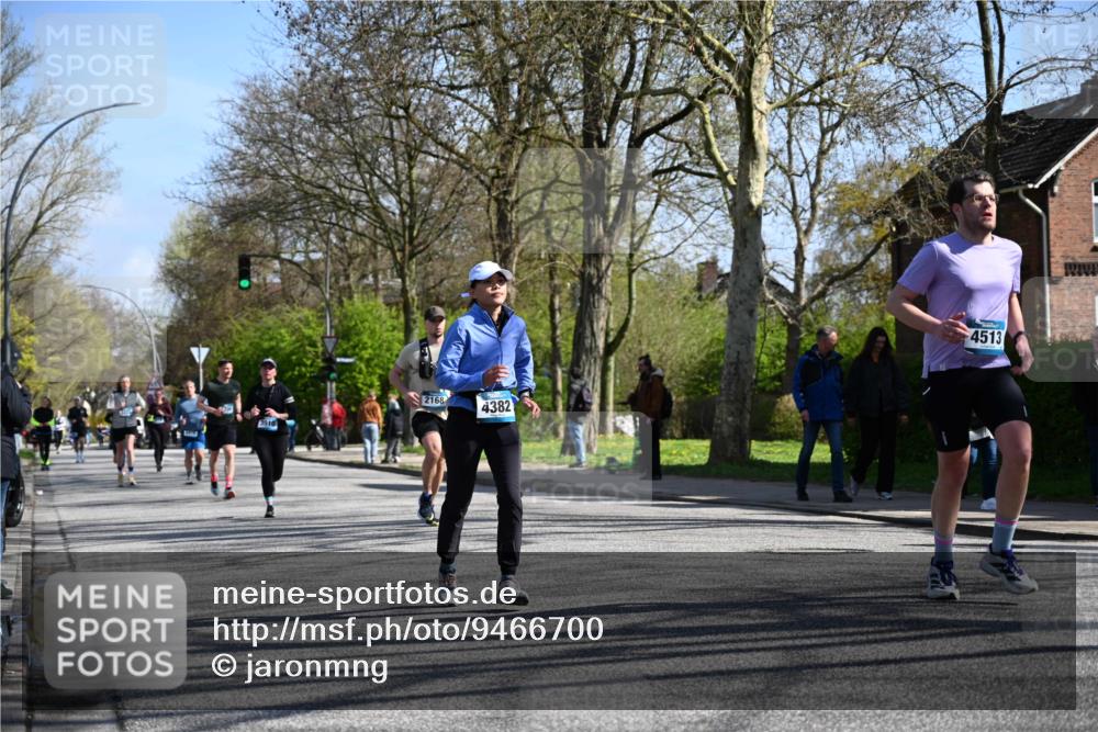 12.04.2026 - 45. Internationalen Wilhelmsburger Insellauf J. Mangold http://msf.ph/oto/9466700 12.04.2026 11:02:48 Ziel 2122, 3878, 2016, 3052, 4513, 2168, 3910, 3700, 3716, 3223, 4246, 4382, 5816, 3384, 2950, 5460, 4141, 2422 meine-sportfotos.de