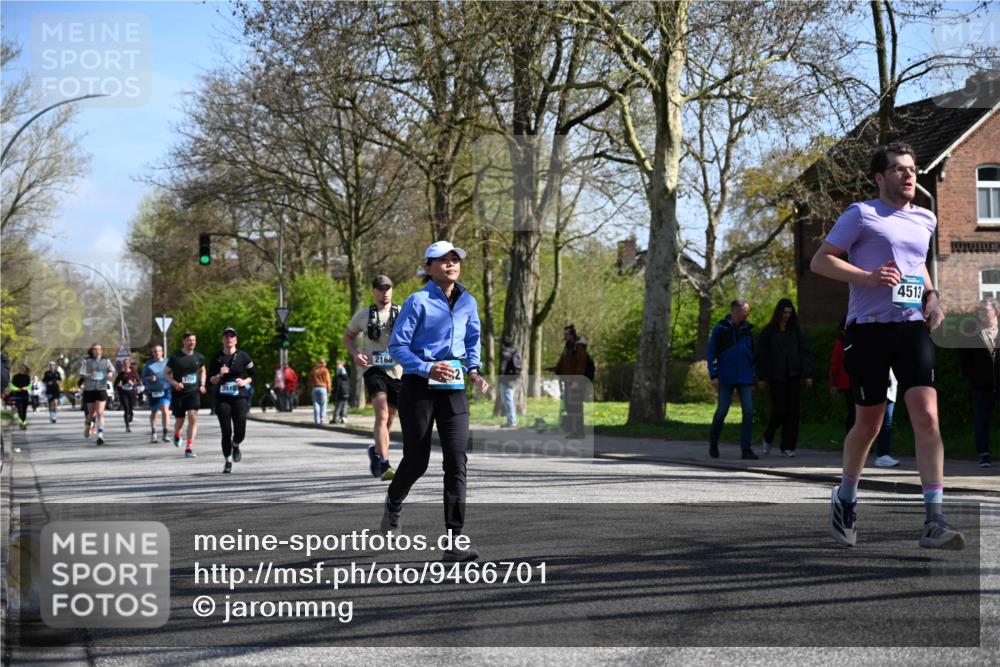 12.04.2026 - 45. Internationalen Wilhelmsburger Insellauf J. Mangold http://msf.ph/oto/9466701 12.04.2026 11:02:48 Ziel 2122, 3878, 2016, 3052, 4513, 2168, 3910, 3700, 3716, 3223, 4246, 4382, 5816, 3384, 2950, 5460, 4141, 2422 meine-sportfotos.de