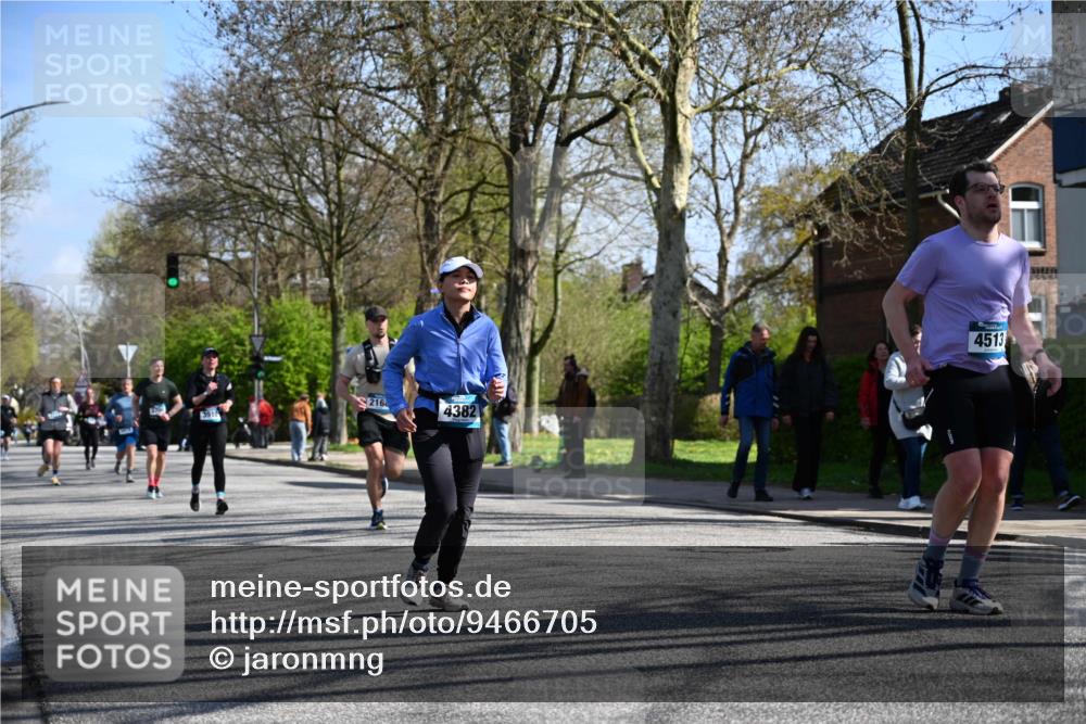 12.04.2026 - 45. Internationalen Wilhelmsburger Insellauf J. Mangold http://msf.ph/oto/9466705 12.04.2026 11:02:48 Ziel 2122, 3878, 2016, 3052, 4513, 2168, 3910, 3700, 3716, 3223, 4246, 4382, 5816, 3384, 2950, 5460, 4141, 2422 meine-sportfotos.de