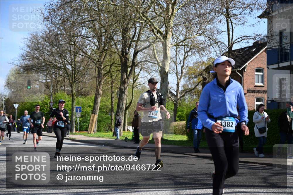12.04.2026 - 45. Internationalen Wilhelmsburger Insellauf J. Mangold http://msf.ph/oto/9466722 12.04.2026 11:02:50 Ziel 2122, 3878, 2016, 3052, 4513, 2168, 3910, 3700, 3716, 3223, 4246, 4382, 5816, 3384, 2950, 5460, 4141, 2422 meine-sportfotos.de