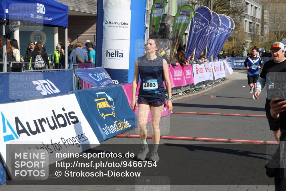 12.04.2026 - 45. Internationalen Wilhelmsburger Insellauf Strokosch-Dieckow http://msf.ph/oto/9466754 12.04.2026 11:00:49 Ziel 2646, 4991, 4993, 3953 meine-sportfotos.de
